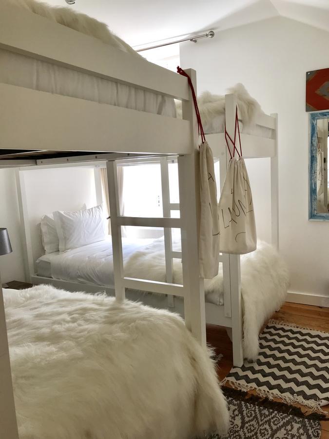 Lucky'S Guesthouse São João do Estoril Екстериор снимка